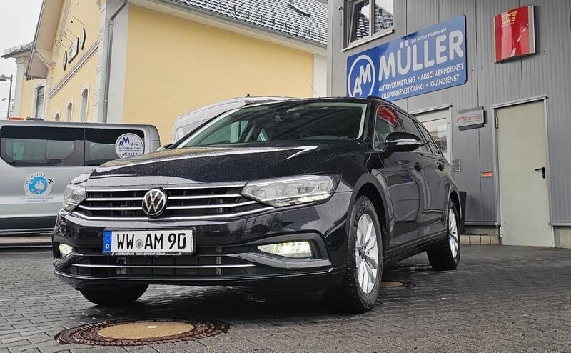 Schwarz Gebraucht 2024 VW Passat Kombi | 38.500 € (Fairer Preis) - Bild 1/4