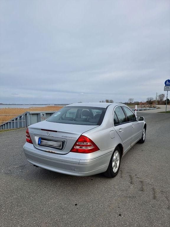 Gebraucht Mercedes C180 Elegance 143 PS (105 kW) 2002 Silber Limousine