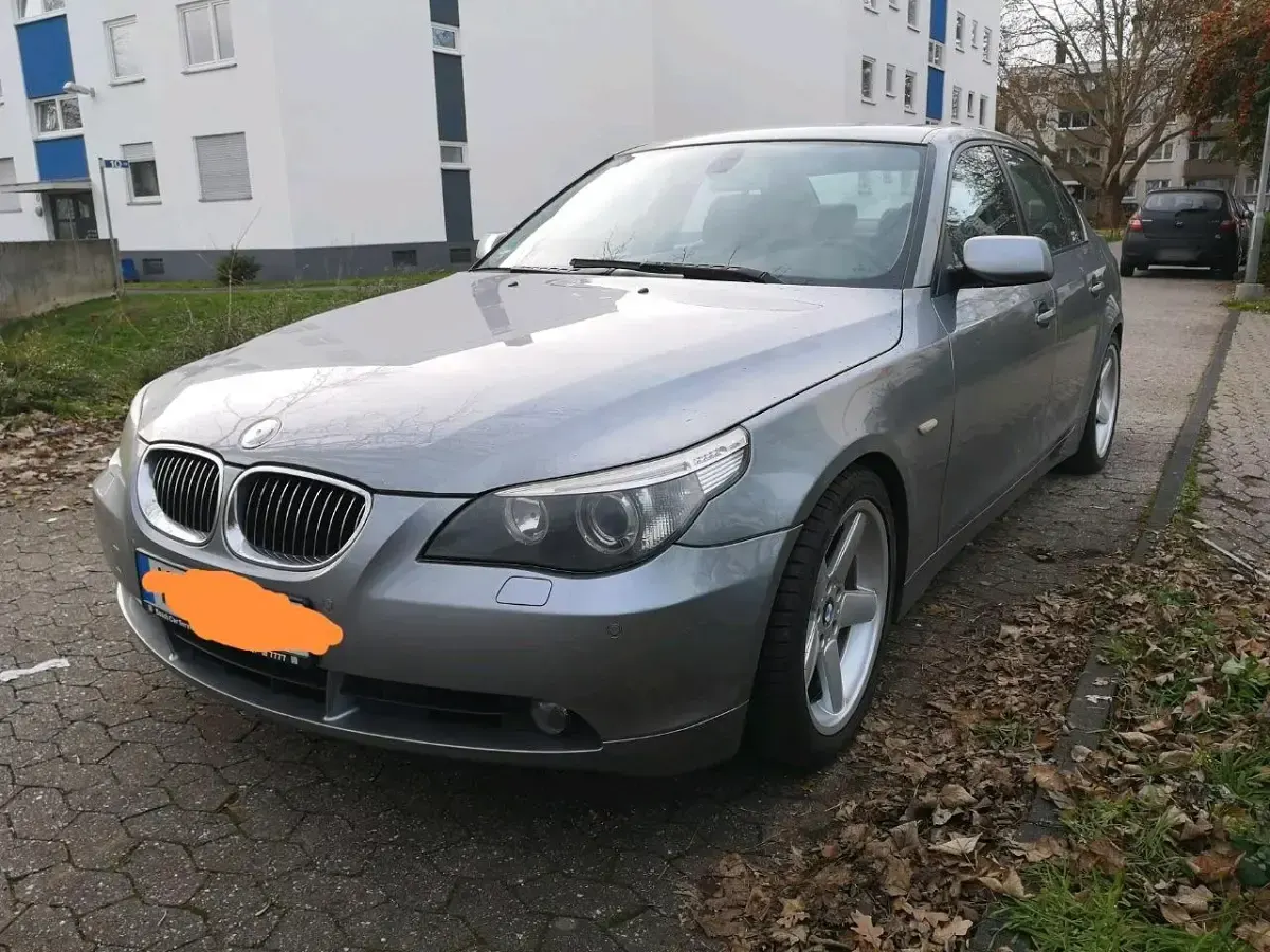 Gebraucht BMW 550 367 PS (269 kW) 2006 Grau Limousine