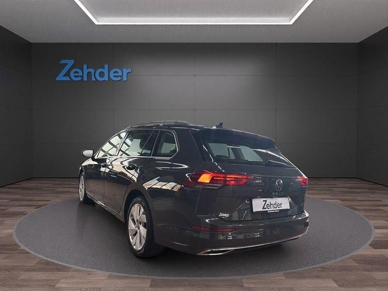 Gebraucht VW Golf VIII Style 150 PS (110 kW) 2022 Grau Kombi