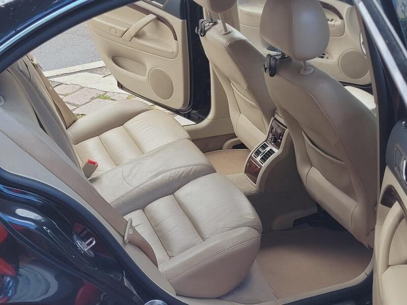 Schwarz Gebraucht 2005 Skoda Superb Limousine | 3.200 € - Bild 1/4