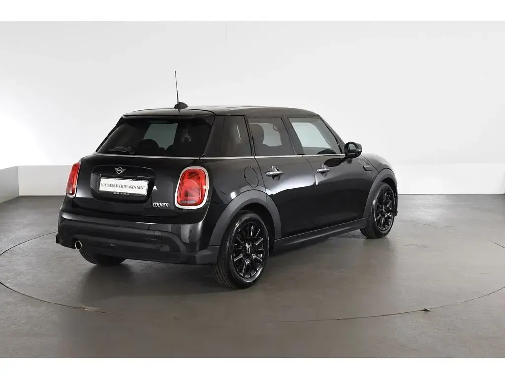 Gebraucht Mini Cooper Classic 136 PS (100 kW) 2022 Schwarz Kleinwagen