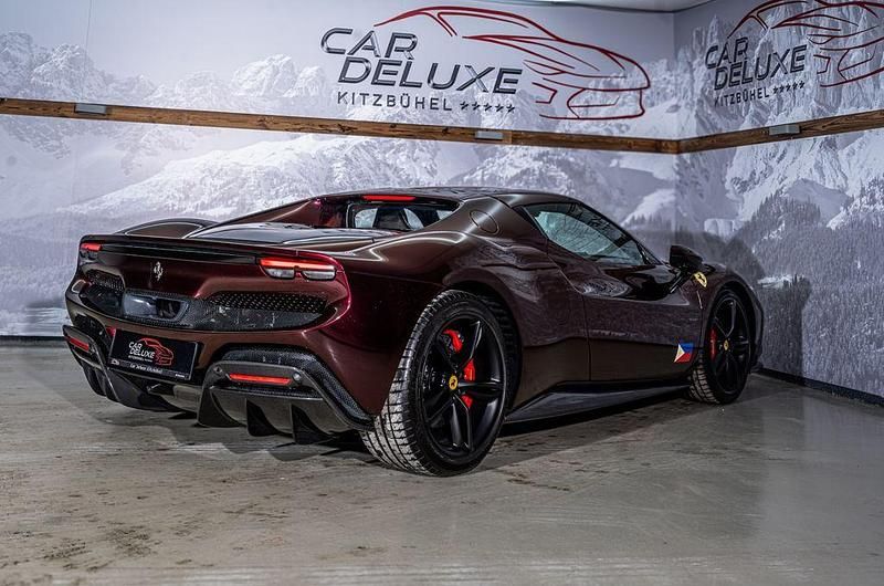 Gebraucht Ferrari 296 829 PS (609 kW) 2024 Rot