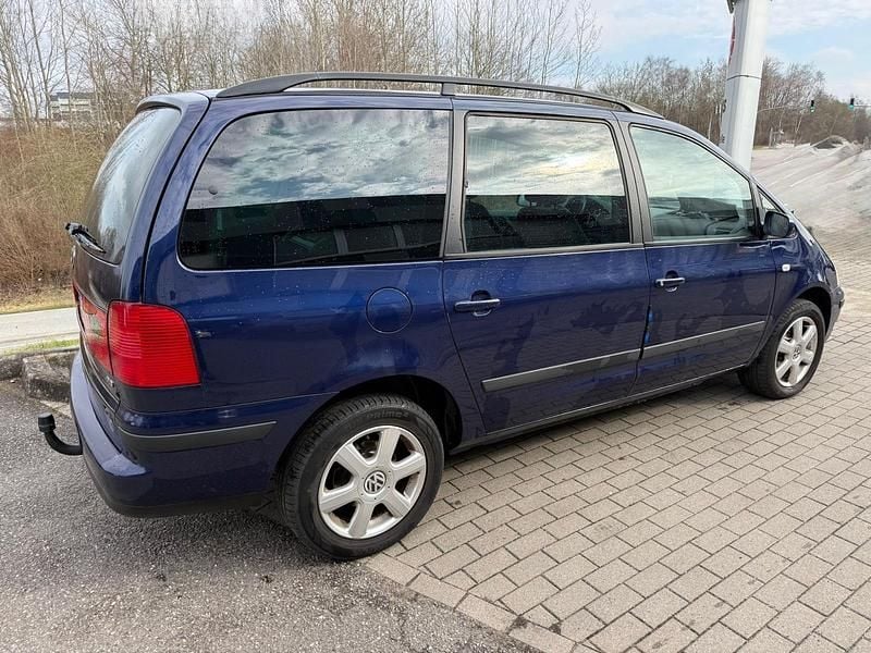 Gebraucht VW Sharan 115 PS (84 kW) 2002 Blau Van / Kleinbus