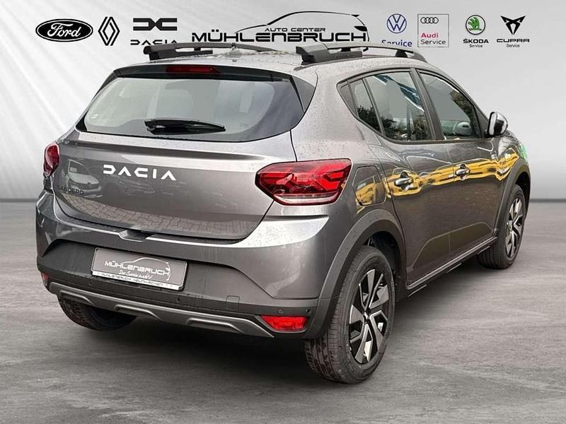 Neu Dacia Sandero Expression 91 PS (66 kW) 2025 Dolmitgrau Kleinwagen