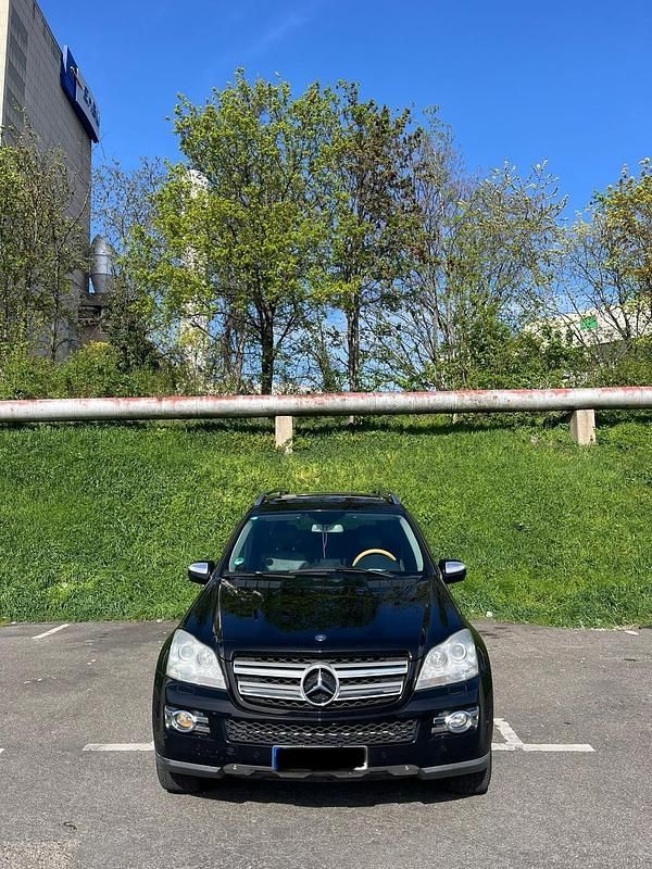 Schwarz Gebraucht 2009 Mercedes GL550 SUV | 16.500 € - Bild 1/4
