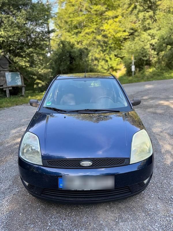 Blau Gebraucht 2005 Ford Fiesta Kleinwagen | 900 € (Fairer Preis) - Bild 1/4