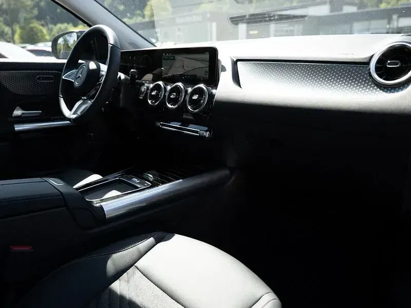 Gebraucht Mercedes GLA220 Progressive 190 PS (139 kW) 2025 Schwarz metalliclack kosmossch SUV