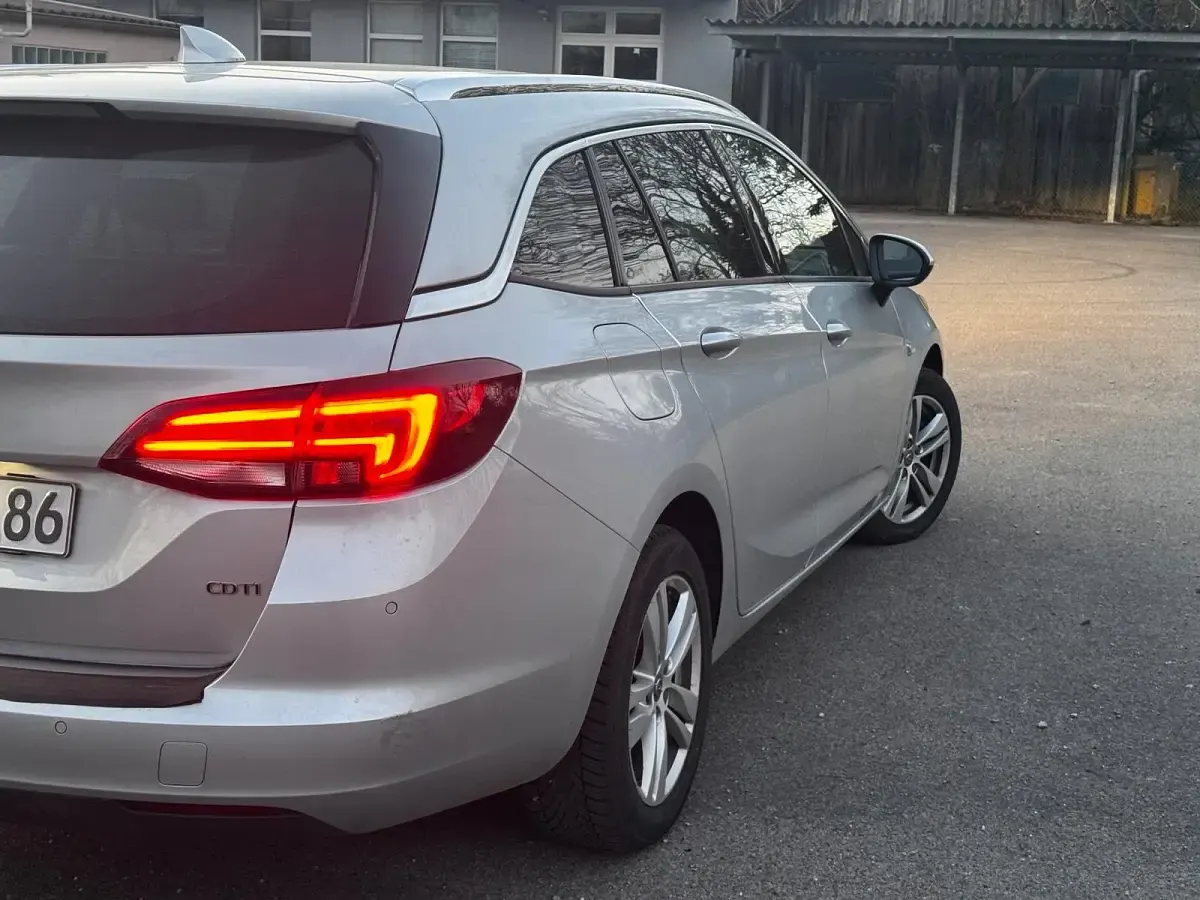 Gebraucht Opel Astra Sport 136 PS (100 kW) 2017 Grau Kombi