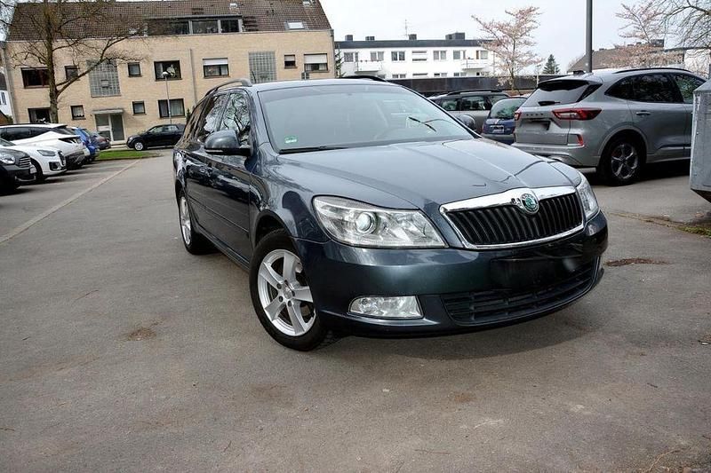 Gebraucht Skoda Octavia Active 105 PS (77 kW) 2011 Grau Kombi
