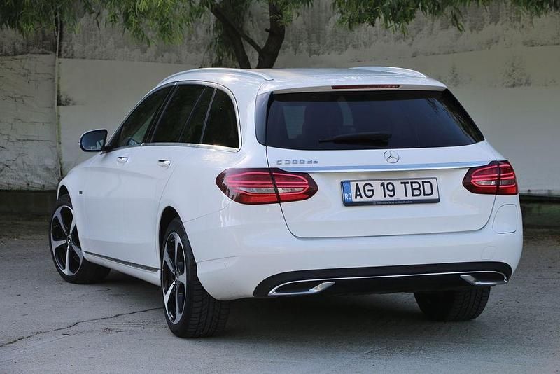 Gebraucht Mercedes C300e 306 PS (225 kW) 2020 Weiß Limousine