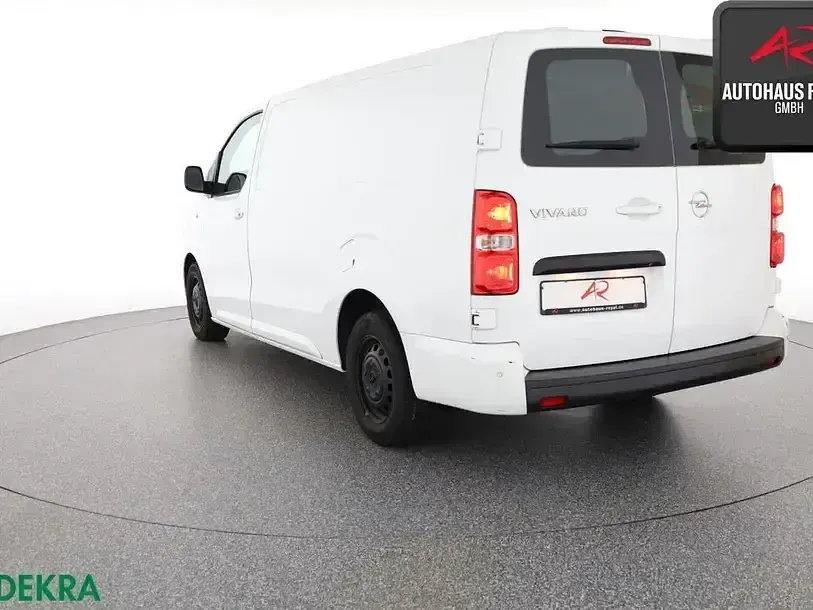 Używany Opel Vivaro 177 KM (130 kW) 2021 Biały Minivan