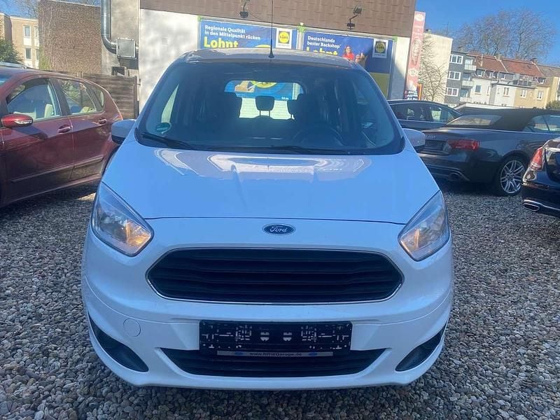 Frostweiß Gebraucht 2015 Ford Tourneo Courier Trend Van / Kleinbus | 6.999 € (Etwas zu teuer) - Bild 1/4