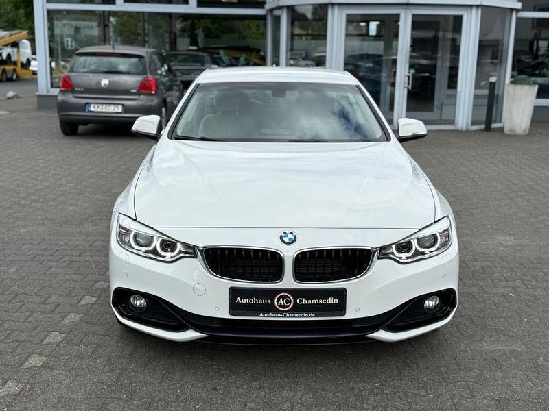 Weiß Gebraucht 2016 BMW 418 Sport Line Coupé | 15.999 € - Bild 1/4