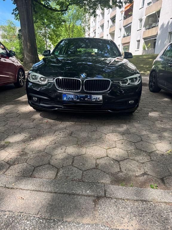 Schwarz Gebraucht 2016 BMW 320 Kombi | 10.100 € (Guter Preis) - Bild 1/4