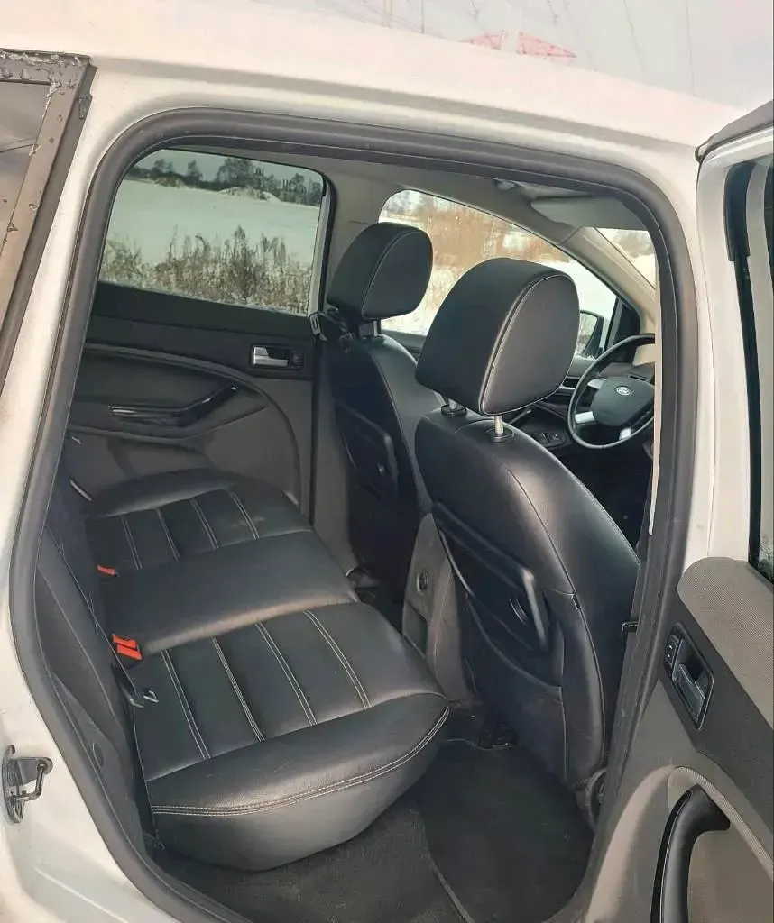 Gebraucht Ford Kuga 163 PS (119 kW) 2012 Weiß SUV