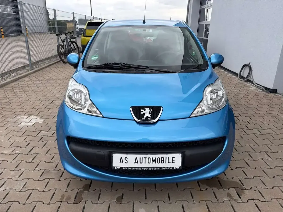 Gebraucht Peugeot 107 Filou 68 PS (50 kW) 2006 Lack blau linarite/metallicla Kleinwagen