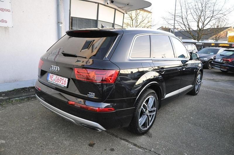Second-hand Audi Q7 Performance 272 CP (200 kW) 2017 Negru SUV