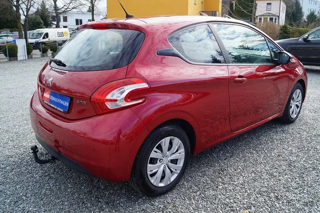 Gebraucht Peugeot 208 Active 82 PS (60 kW) 2014 Rot Kleinwagen