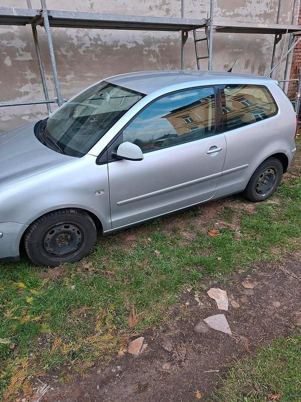 Gebraucht VW Polo 65 PS (47 kW) 2005 Silber Kleinwagen