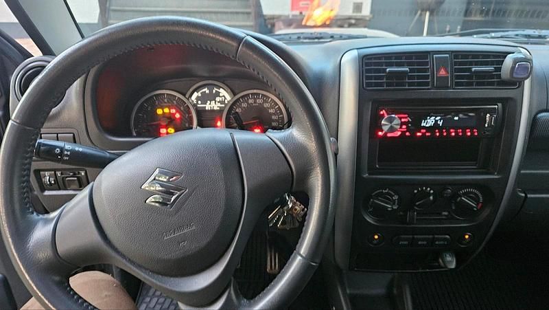 Gebraucht Suzuki Jimny Style 83 PS (61 kW) 2019 Grau SUV