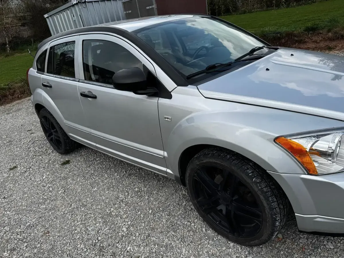 Używany Dodge Caliber SXT 156 KM (114 kW) 2009 Srebrny Hatchback