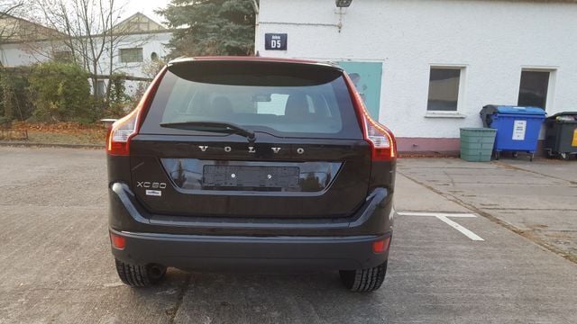 Gebraucht Volvo XC60 Momentum 222 PS (163 kW) 2012 Schwarz metallic SUV