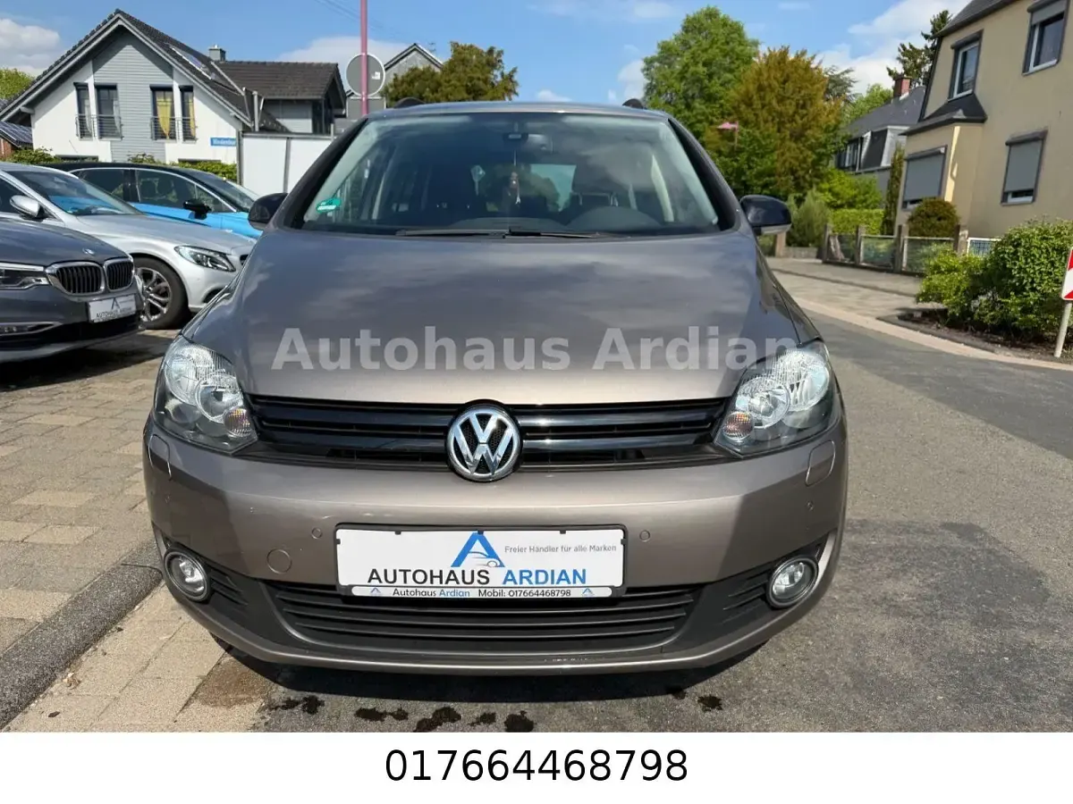Gebraucht VW Golf Plus Cross Match 105 PS (77 kW) 2012 Braun Van / Kleinbus