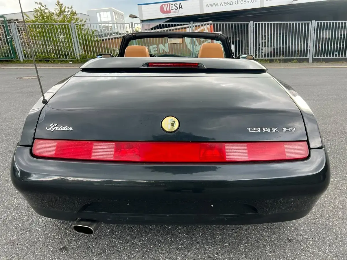 Occasion Alfa Romeo Spider 150 ch (110 kW) 1997 Noir Cabriolet