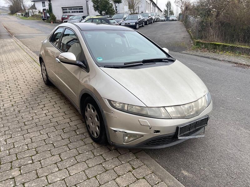 Gebraucht Honda Civic Executive 140 PS (102 kW) 2008 Silber Kleinwagen