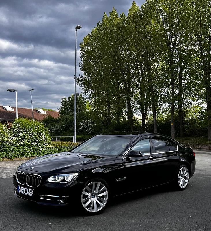 Gebraucht BMW 730 258 PS (189 kW) 2014 Schwarz Limousine