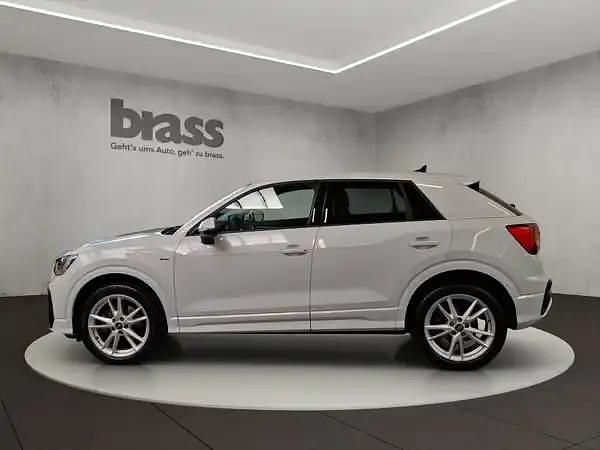 Gebraucht Audi Q2 S-Line 190 PS (139 kW) 2025 Gletscherweiß metallic SUV