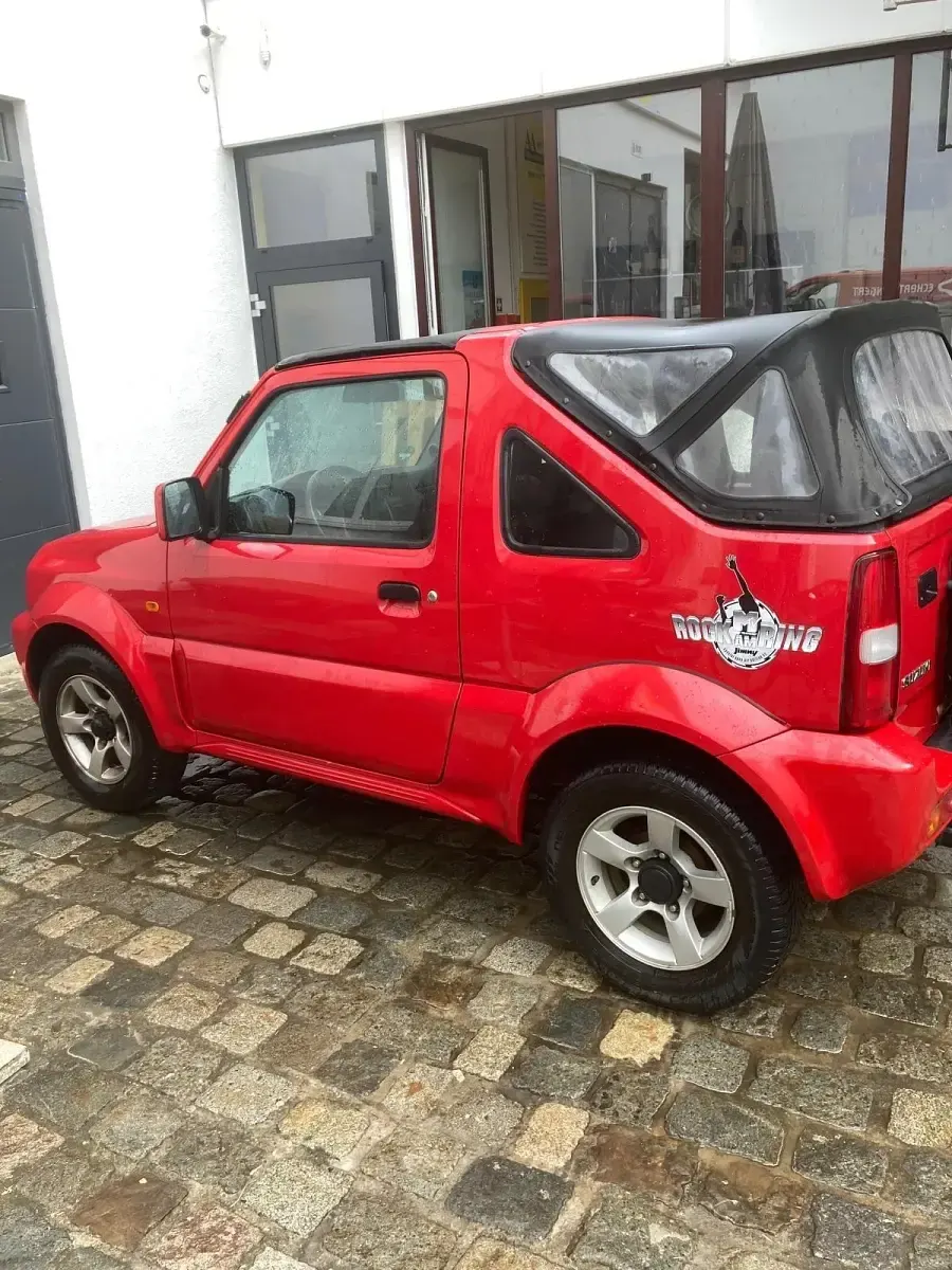 Używany Suzuki Jimny 86 KM (63 kW) 2009 Czerwony SUV