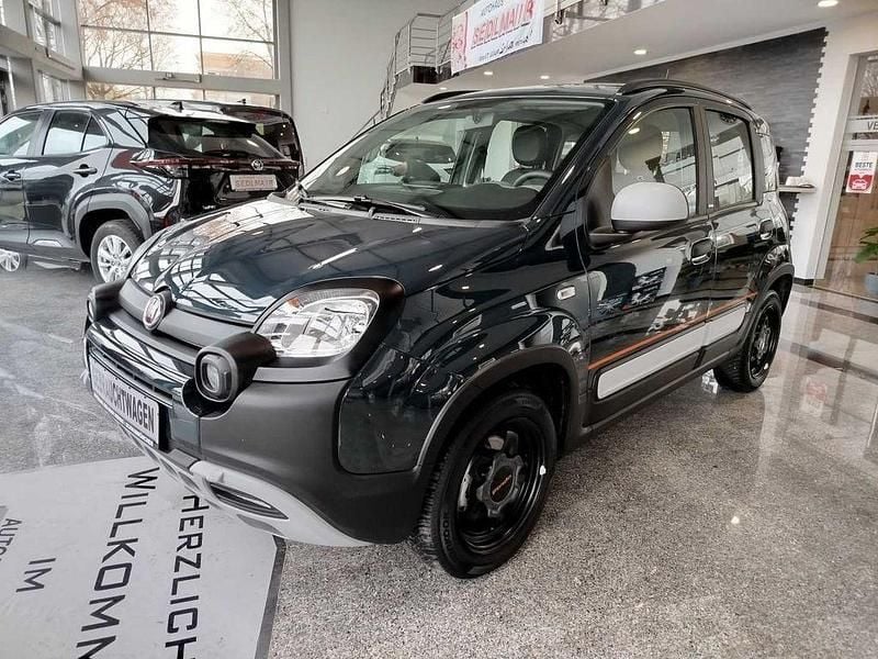 Foresta grün Gebraucht 2024 Fiat Panda Cross Cross Kleinwagen | 12.980 € (Fairer Preis) - Bild 1/4