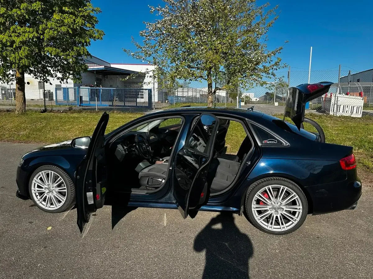 Gebraucht Audi A4 S-Line 143 PS (105 kW) 2009 Blau Limousine