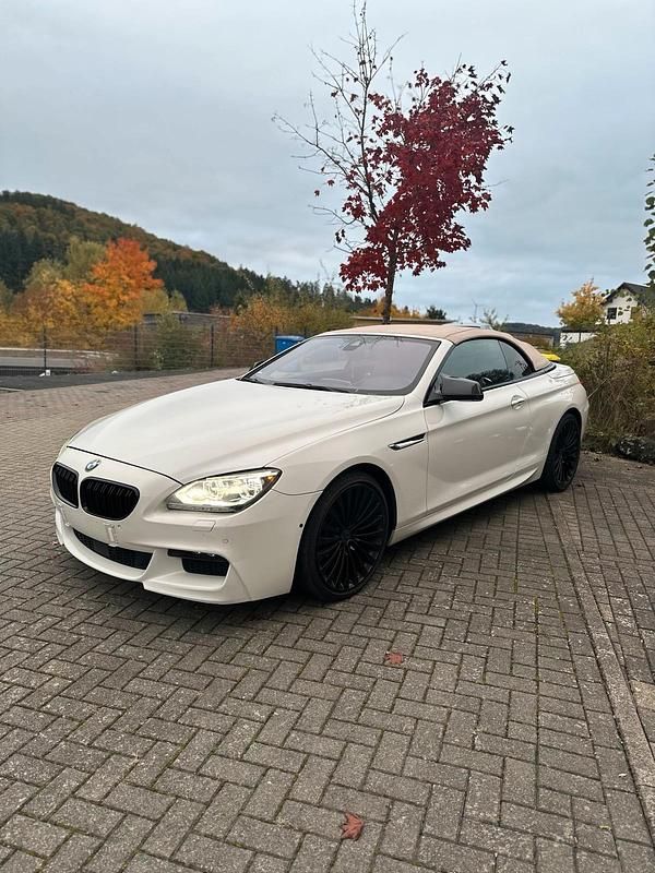 Weiß Gebraucht 2012 BMW 650 Cabriolet M Sport Cabrio | 23.900 € (Guter Preis) - Bild 1/4