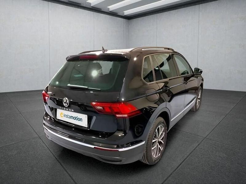 Gebraucht VW Tiguan 150 PS (110 kW) 2023 Schwarz SUV