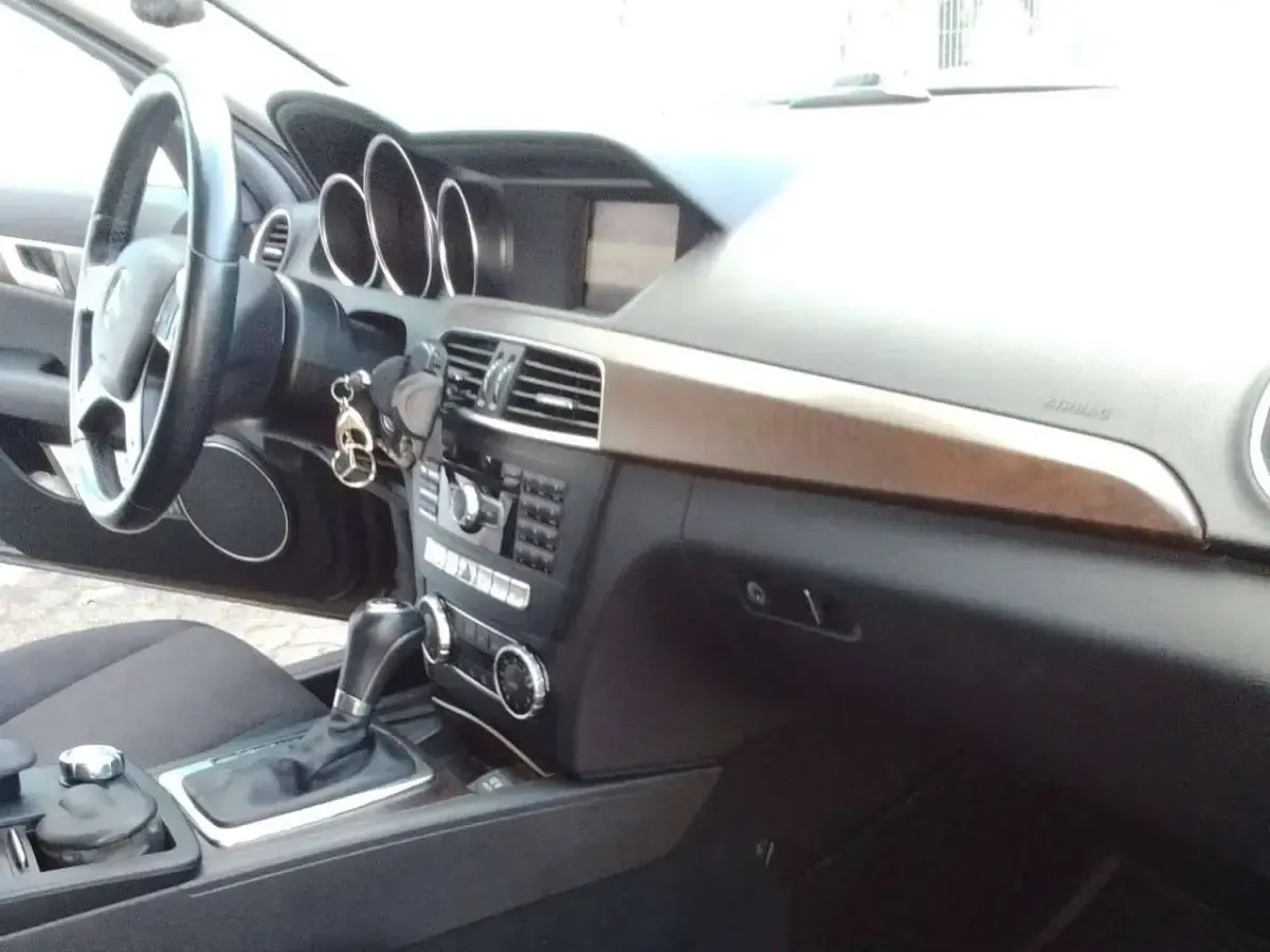 Gebraucht Mercedes C220 Elegance 170 PS (125 kW) 2014 Schwarz Kombi