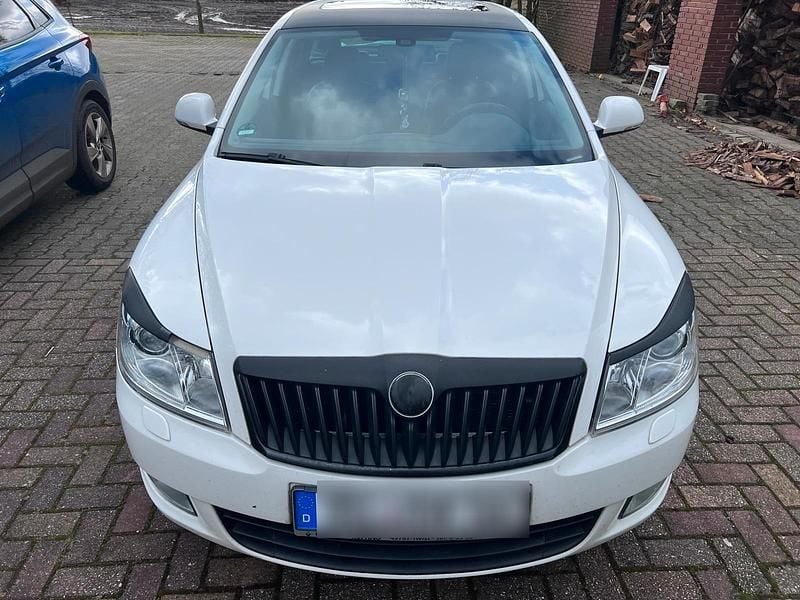 Weiß Gebraucht 2011 Skoda Octavia Kombi | 3.100 € (Guter Preis) - Bild 1/4