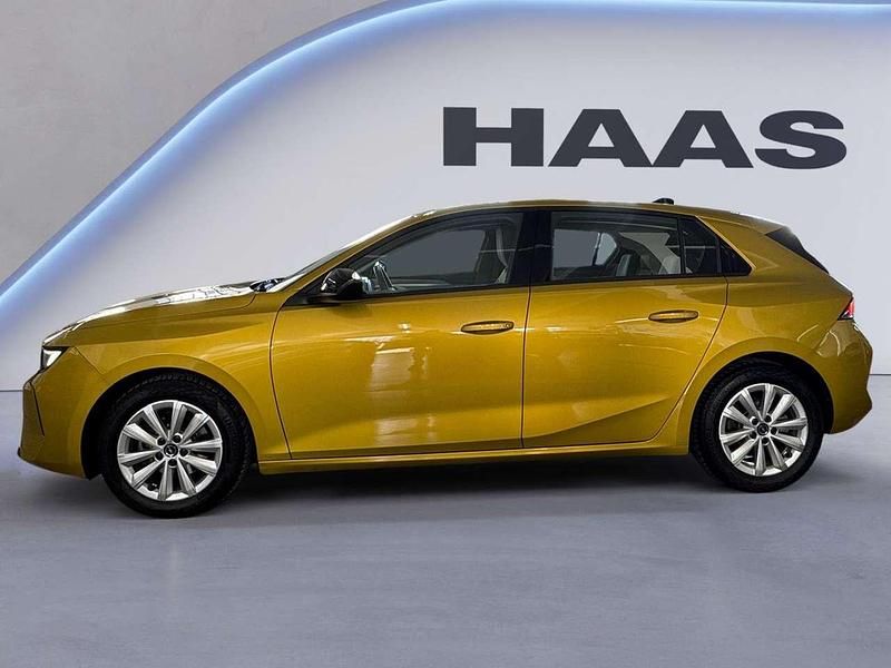 Gebraucht Opel Astra 131 PS (96 kW) 2023 Lackierung amber yellow/typ au Limousine