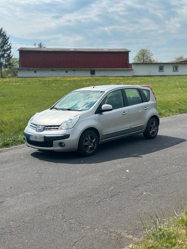 Gebraucht Nissan Note 88 PS (64 kW) 2006 Silber Kleinwagen