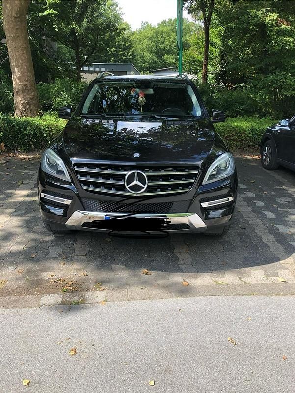 Gebraucht Mercedes ML350 258 PS (189 kW) 2013 Schwarz SUV