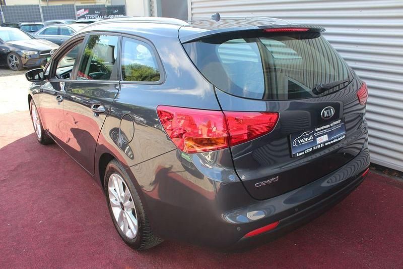 Gebraucht Kia Ceed Sportswagon Edition 7 99 PS (72 kW) 2018 Grau Kombi