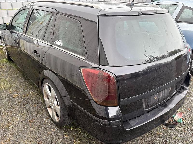 Gebraucht Opel Astra 125 PS (91 kW) 2012 Schwarz Kombi