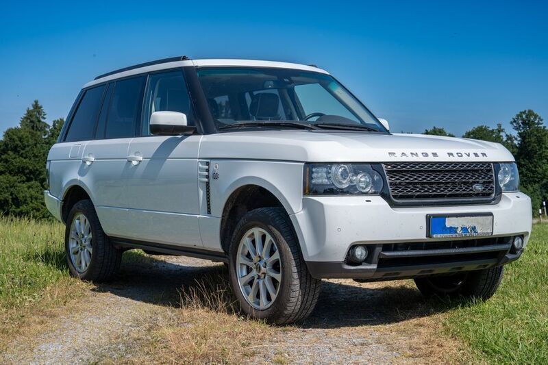 Weiß Gebraucht 2011 Land Rover Range Rover Autobiography SUV | 15.900 € (Fairer Preis) - Bild 1/4