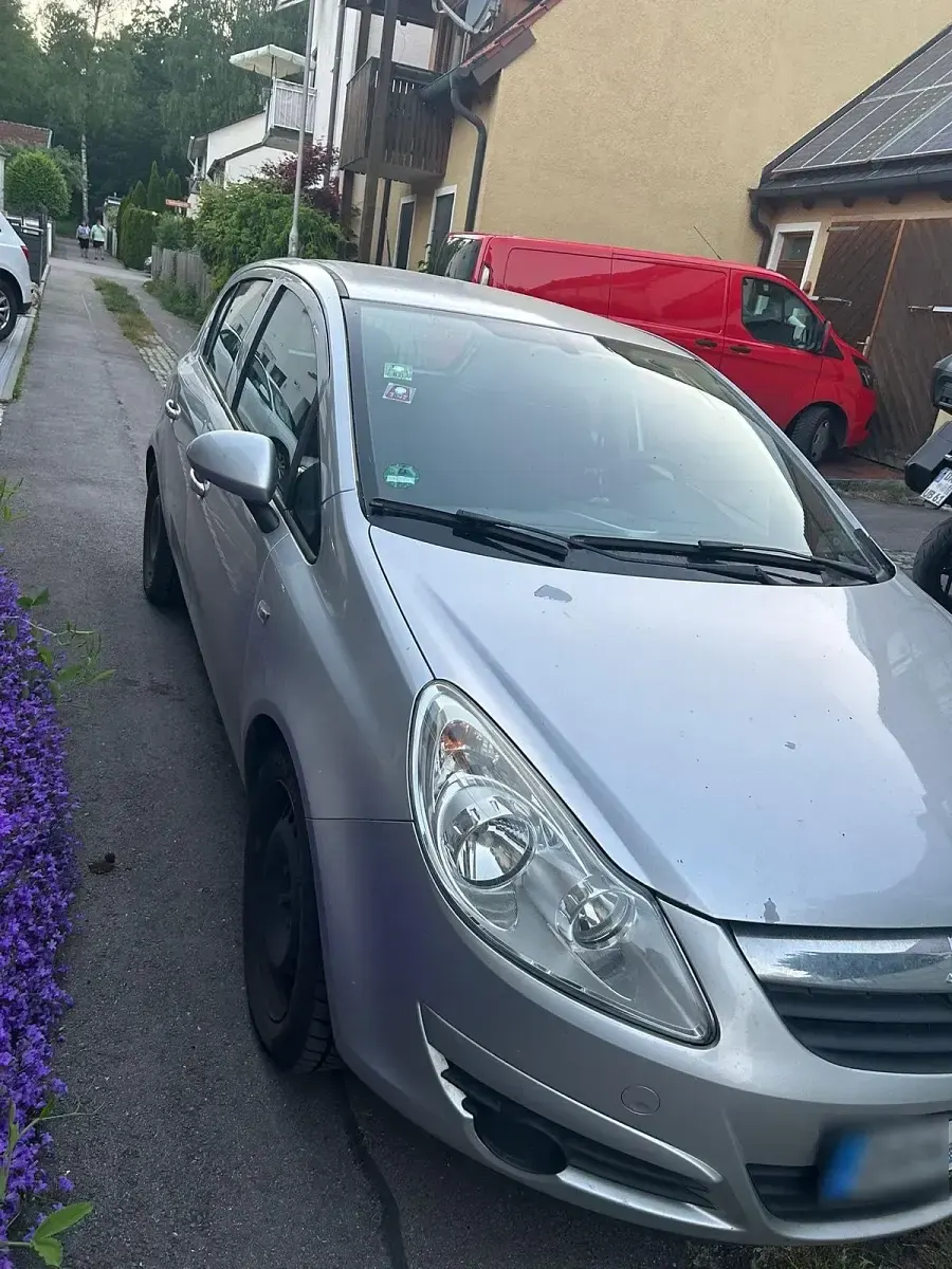 Gebraucht Opel Corsa 80 PS (58 kW) 2009 Silber Kleinwagen