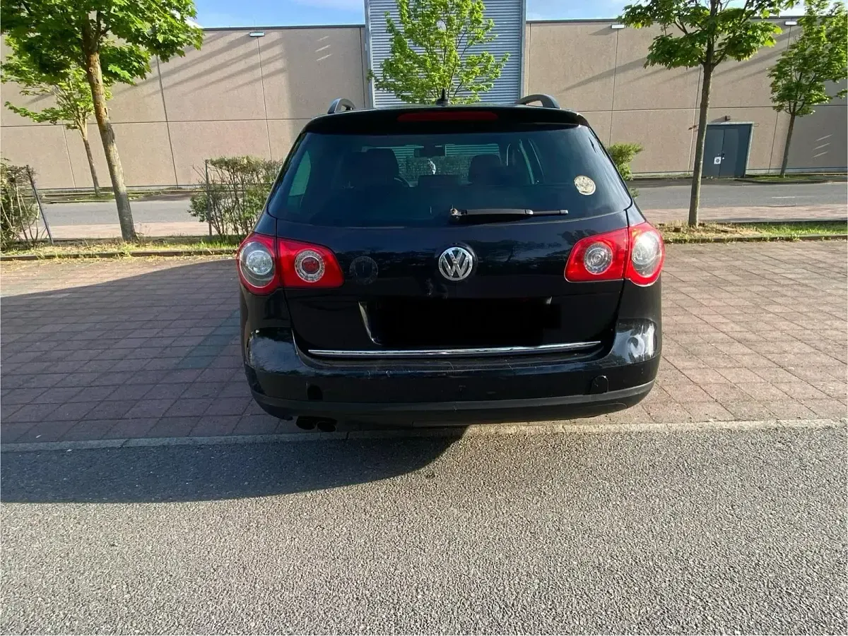 Gebraucht VW Passat 140 PS (102 kW) 2010 Schwarz Kombi