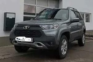 Grau Gebraucht 2022 Lada niva SUV | 14.900 € (Superpreis) - Bild 1/4