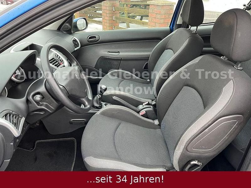 Gebraucht Peugeot 206+ Basis 60 PS (44 kW) 2011 Blau Kleinwagen