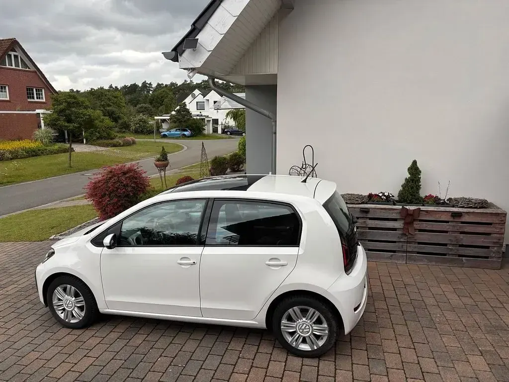 Gebraucht VW up! high up! 90 PS (66 kW) 2016 Weiß Kleinwagen
